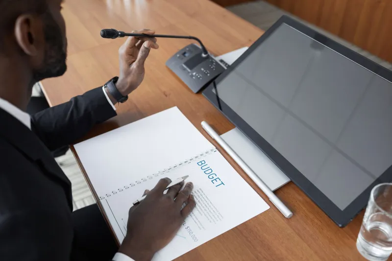 The Art of Strategic Silence: How CFOs Control the Earnings Call Narrative
